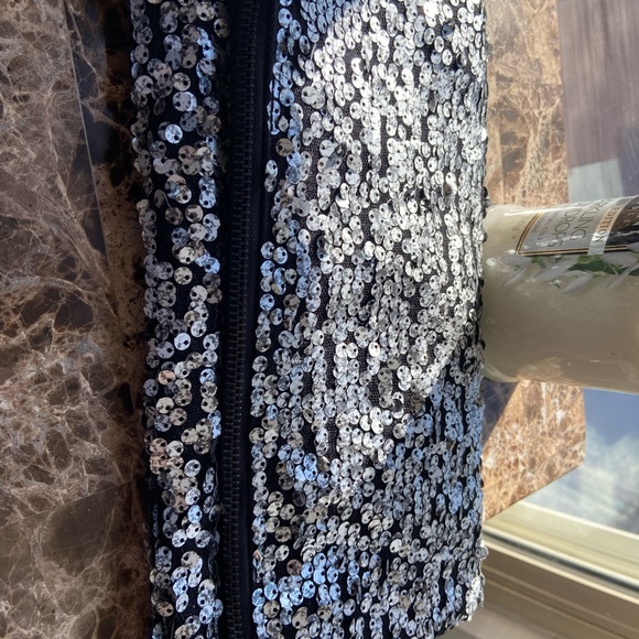 BCBG Generation Black/Silver Sequined Foldover Clutch Bag with pouch NWOT - Picture 2 of 5